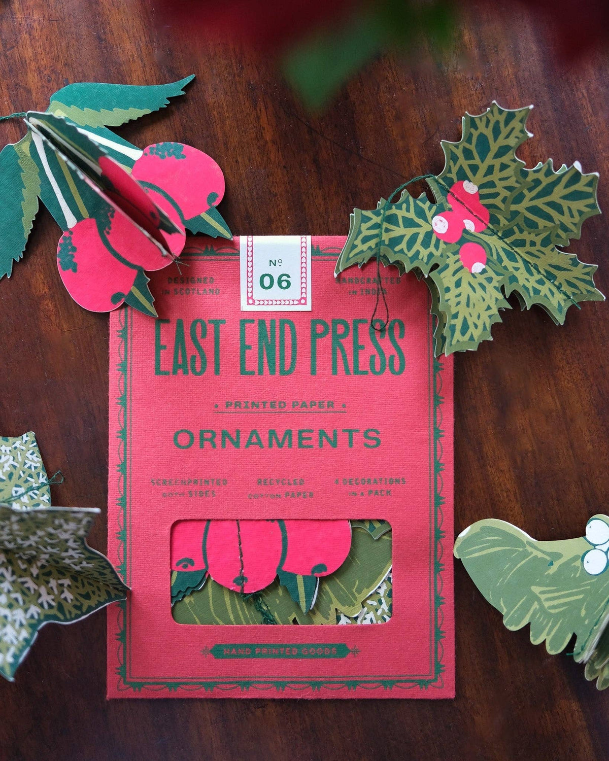 FESTIVE FOLIAGE PAPER ORNAMENTS