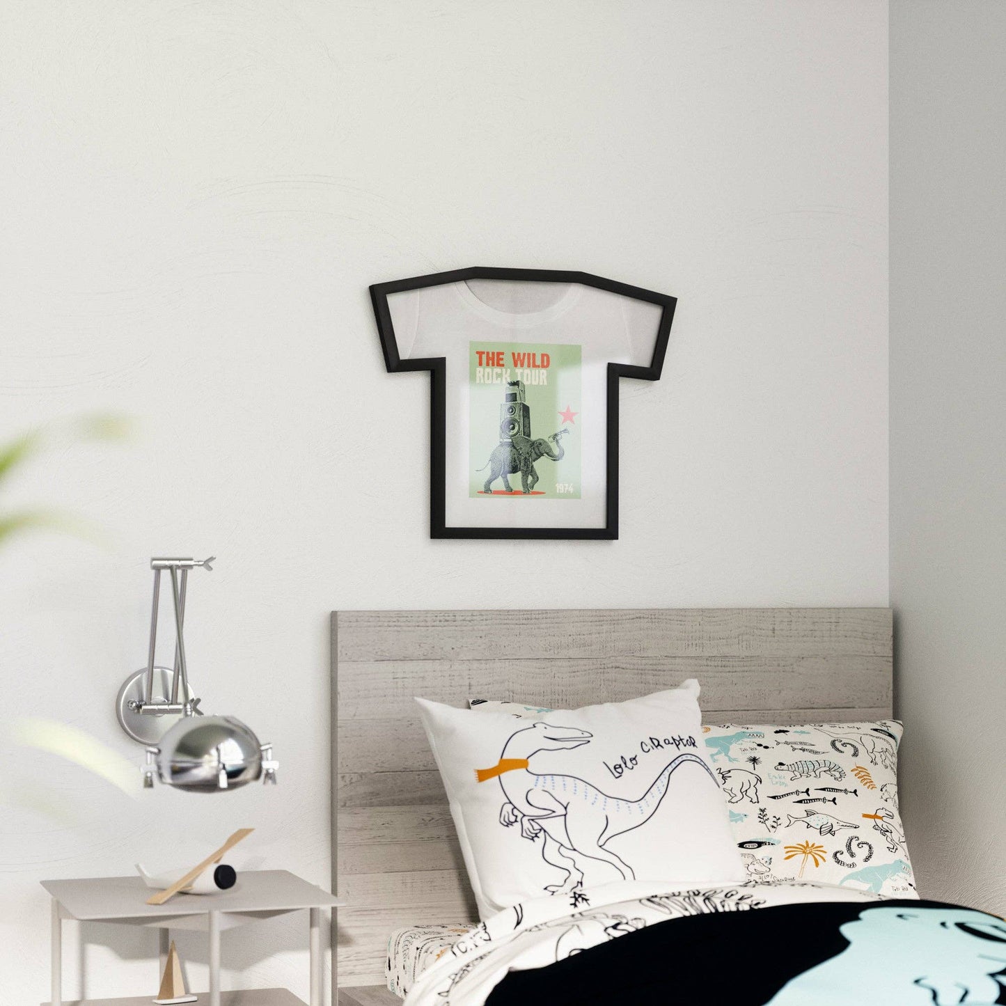 T-Frame T-Shirt Display: Black / Medium