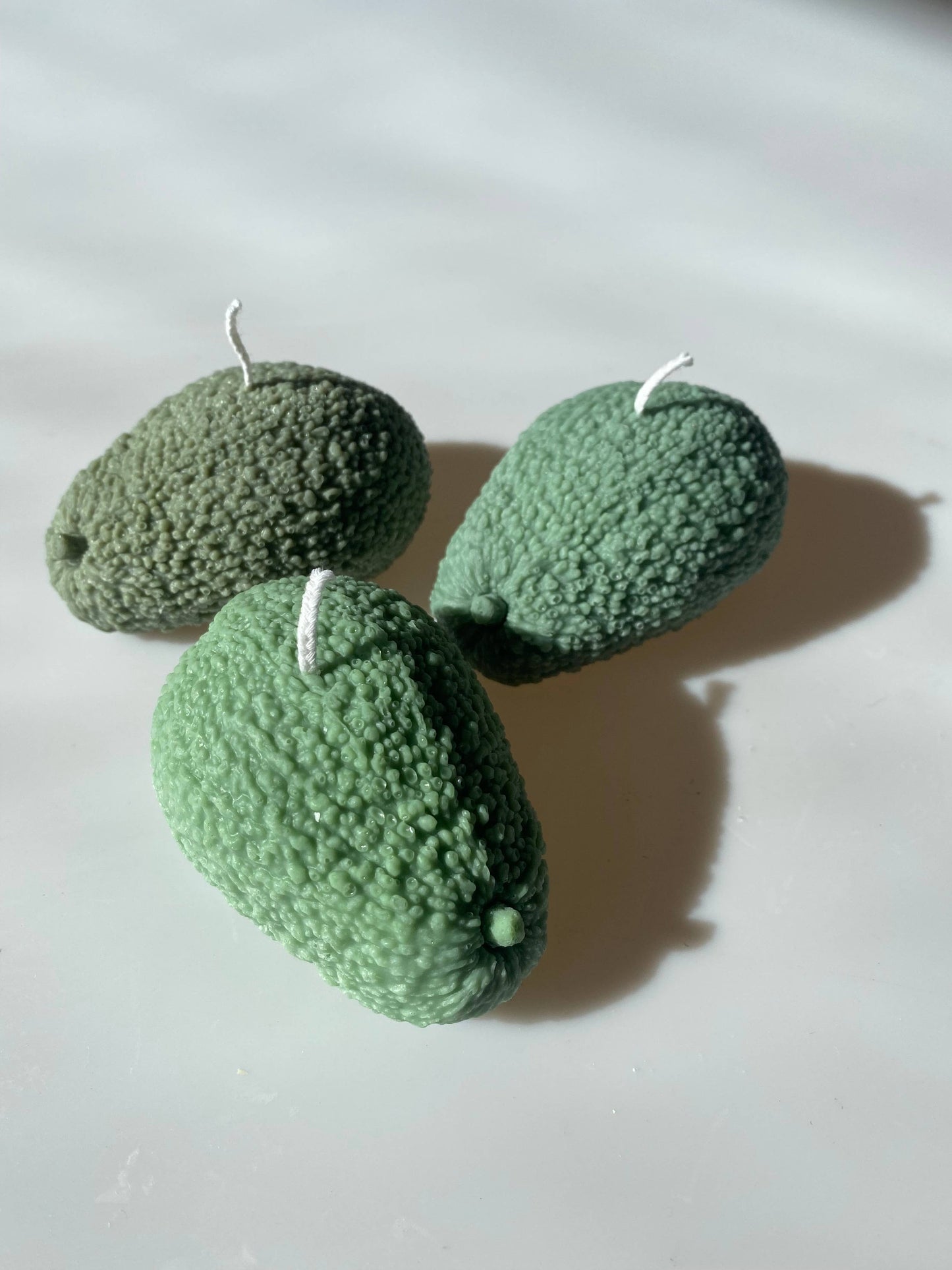 Avocado Candle: Green / Sea Salt & Orchid / Single Avo