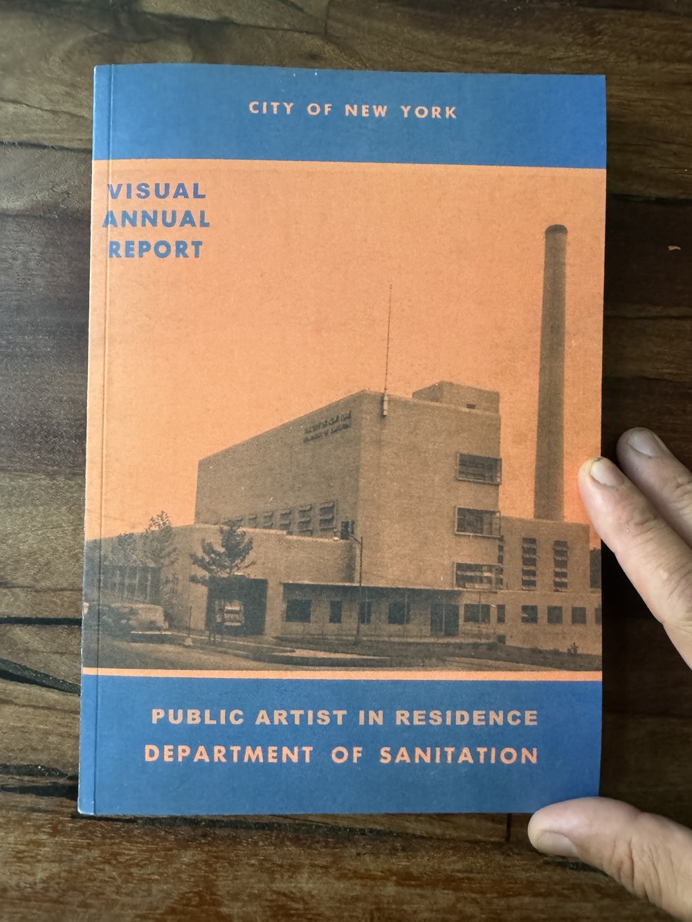 VISUAL ANNUAL REPORT by sTo Len