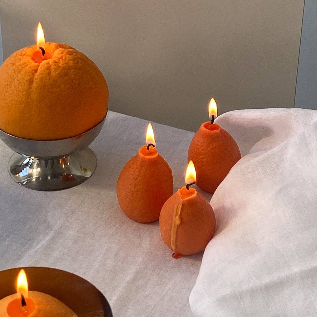 Tangerine Candle: Orange / Citrus / Single Tangerine