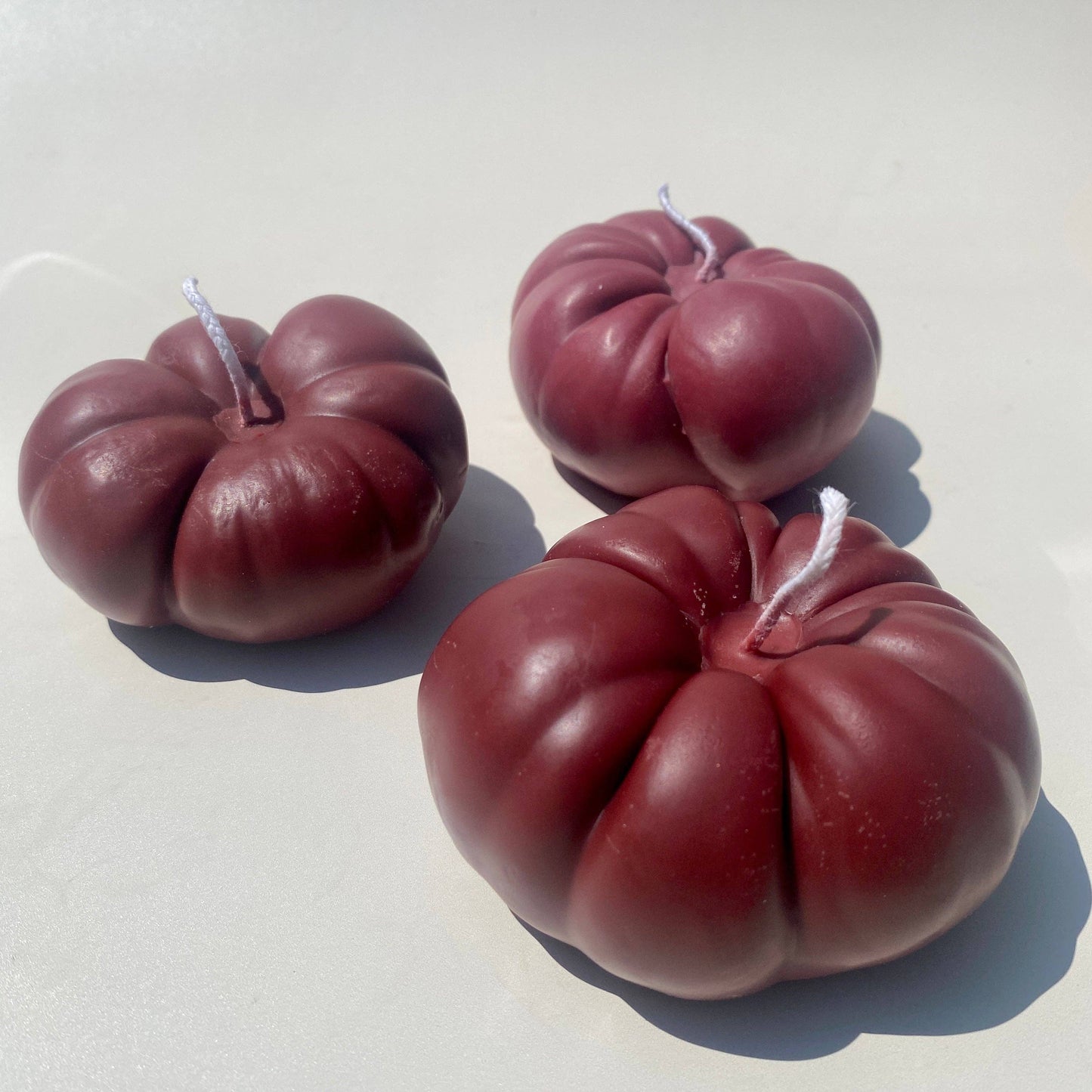 Heirloom Tomato Candle - Purple: Red / Tomato Leaf / Single Tomato