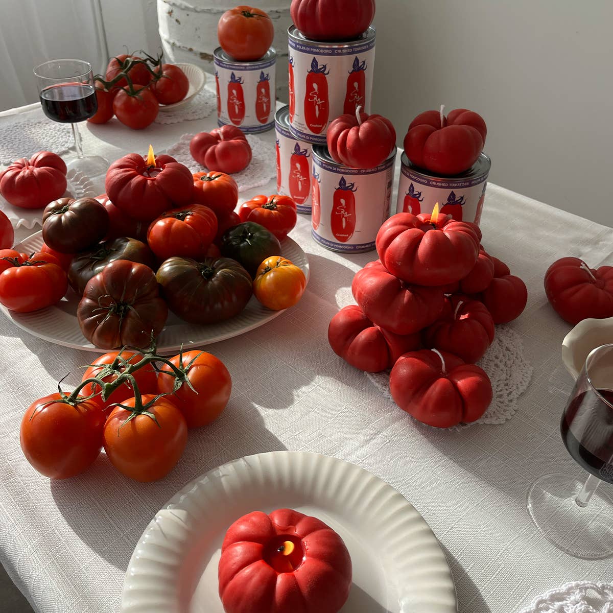 Heirloom Tomato Candle - Red: Red / Tomato Leaf / 3 Pack of Tomatoes