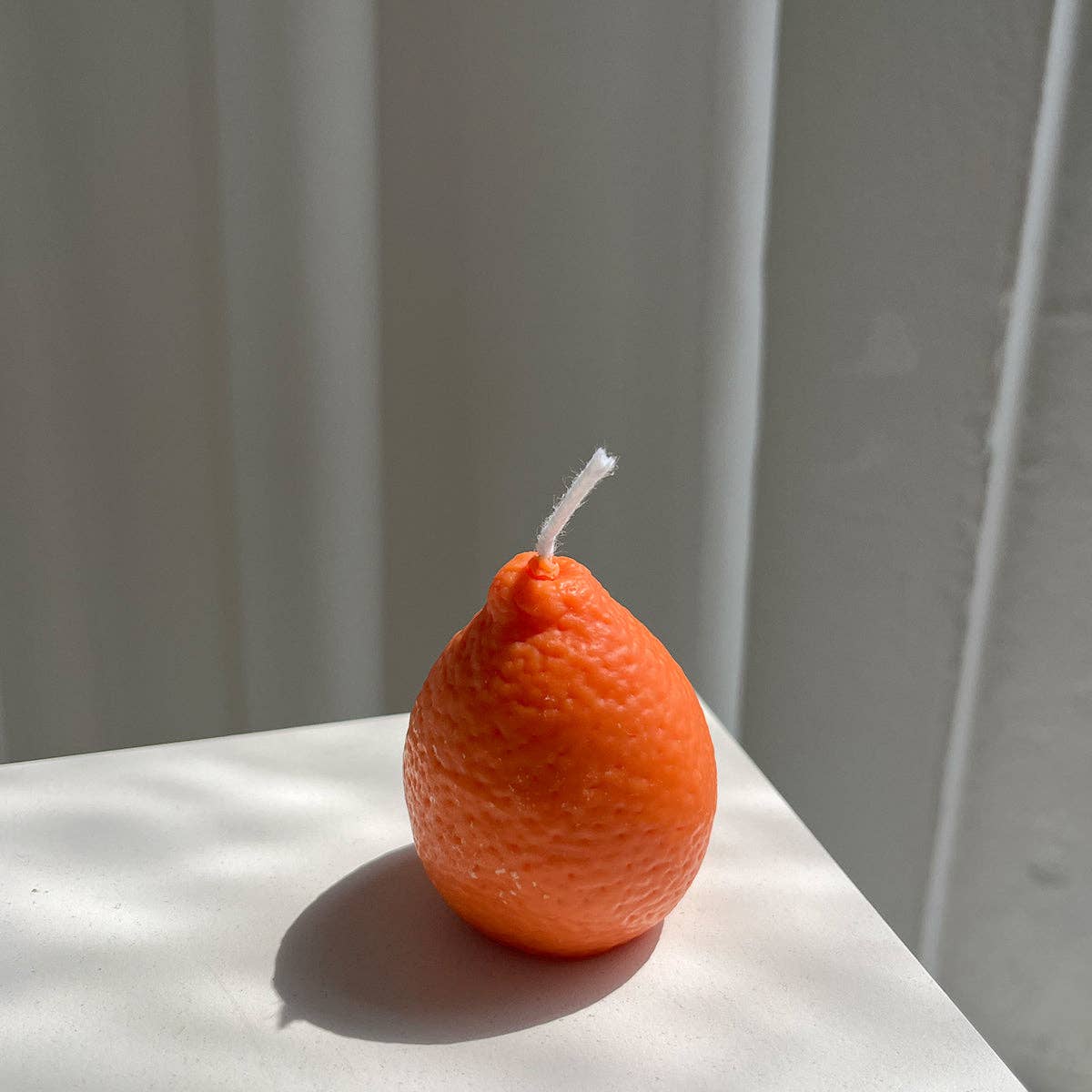 Tangerine Candle: Orange / Citrus / Single Tangerine