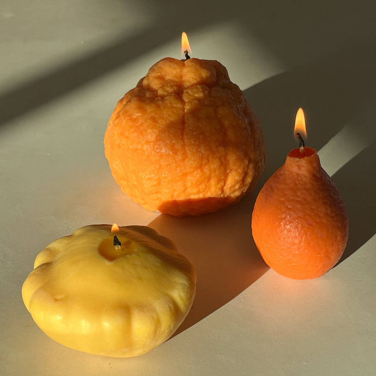 Large Dekopon Citrus Candle: Orange / Citrus / Single Sumo