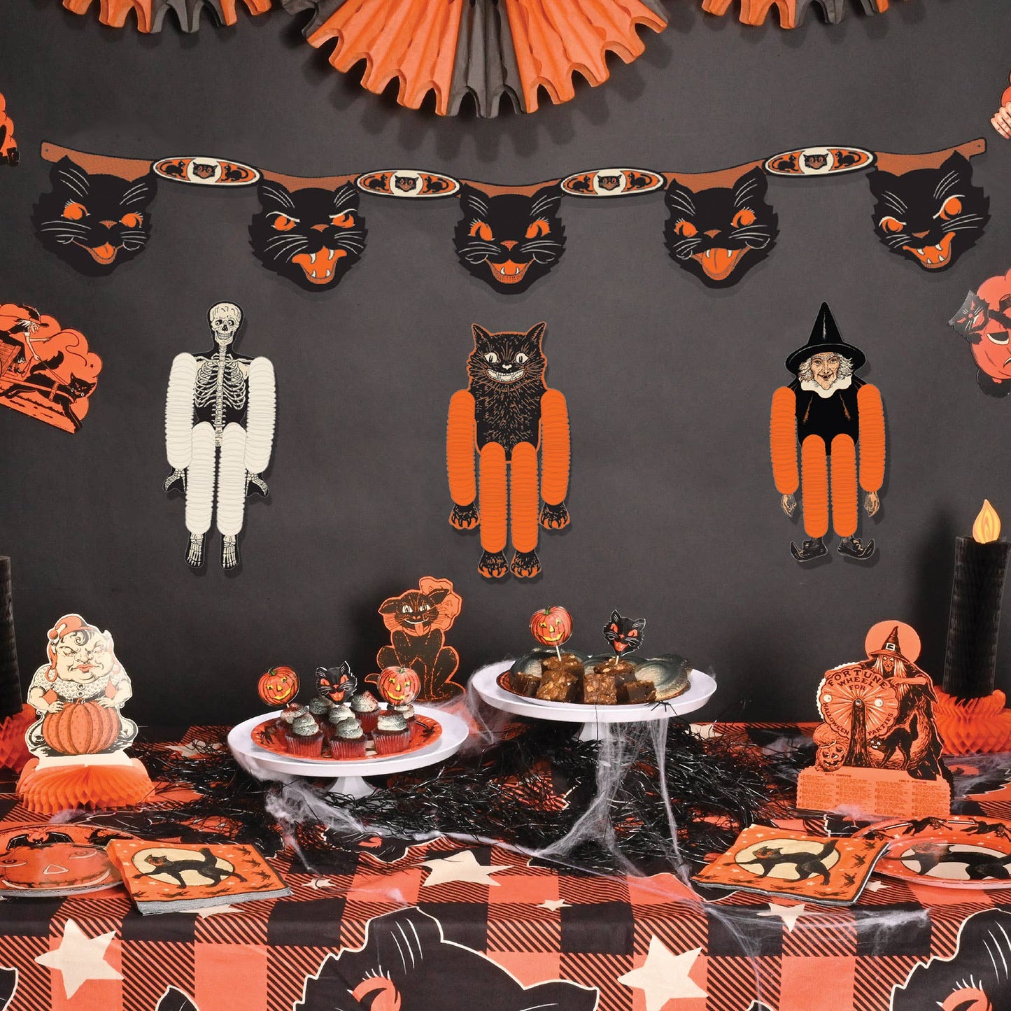 Vintage Halloween Jointed Cat Streamer. 7½" x 4'