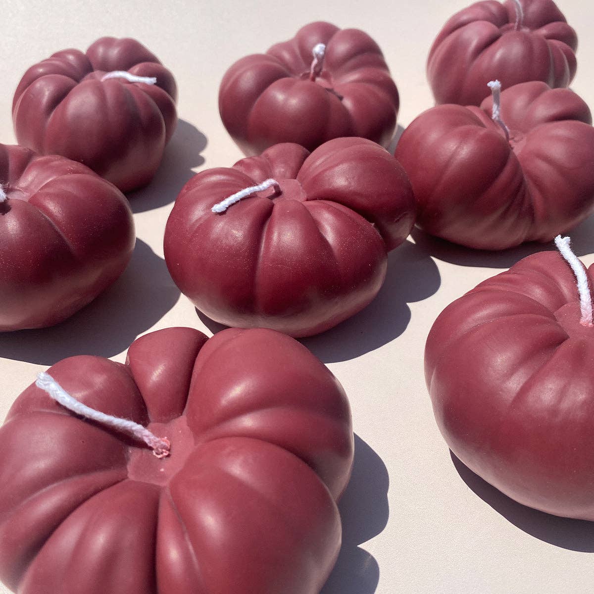 Heirloom Tomato Candle - Purple: Red / Tomato Leaf / Single Tomato