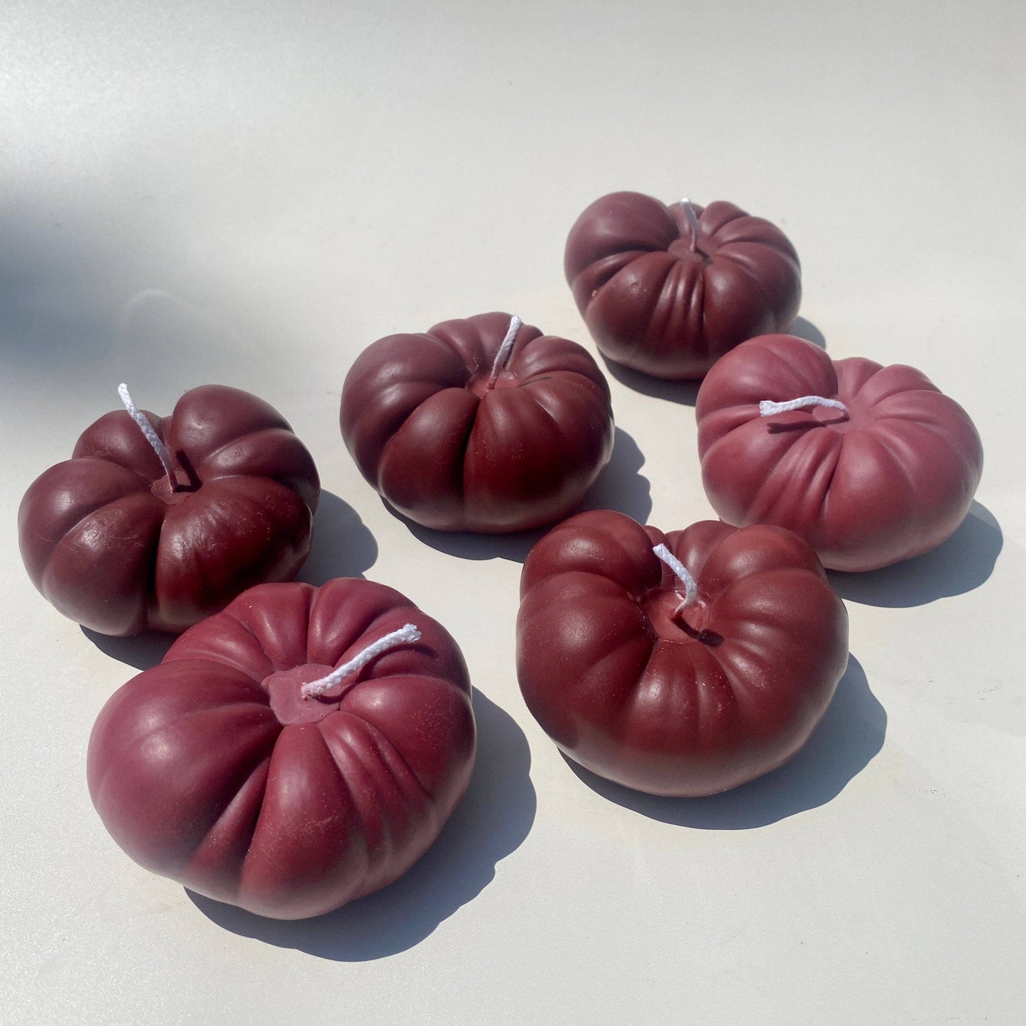 Heirloom Tomato Candle - Purple: Red / Tomato Leaf / Single Tomato