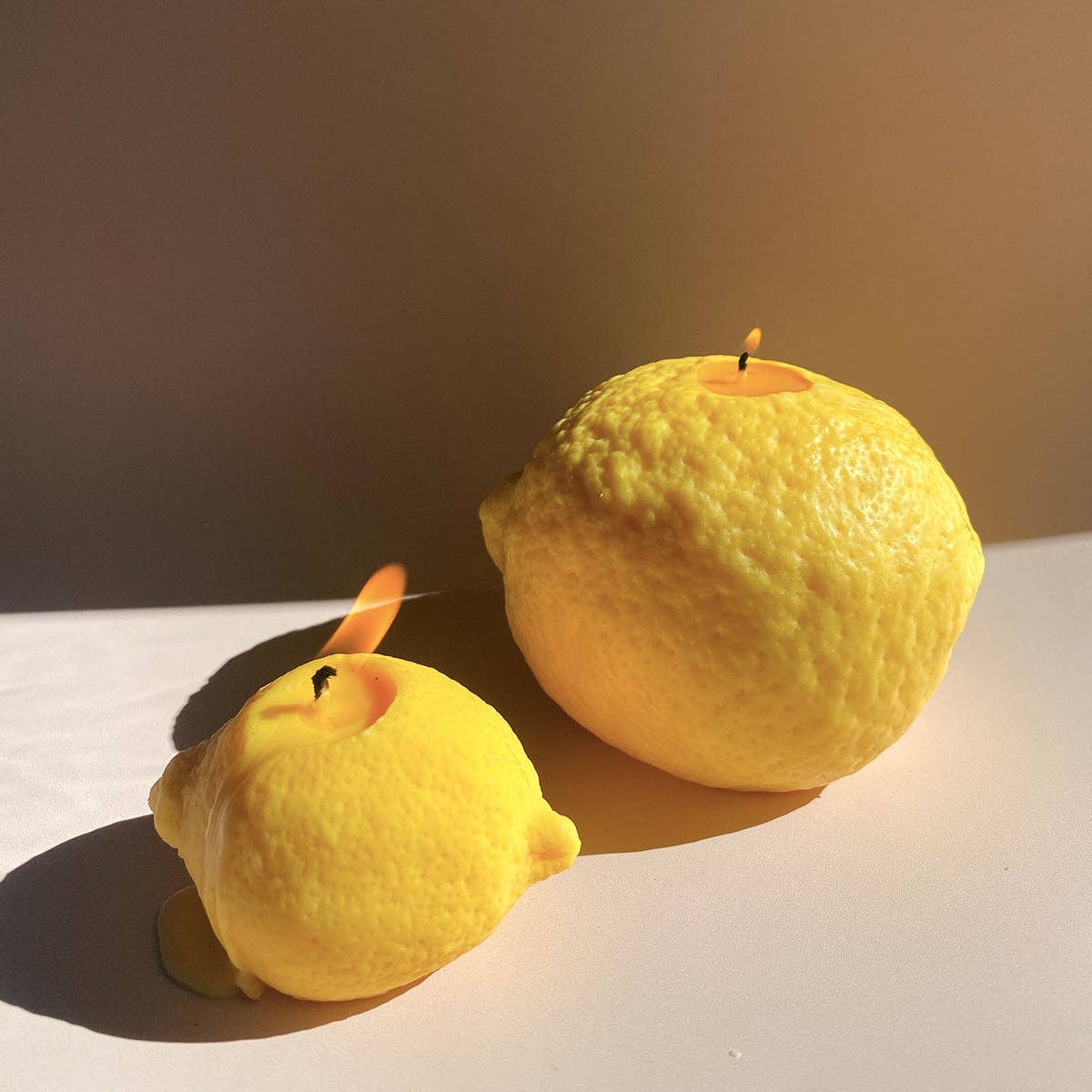 Large Lemon Candle: Lemon / Citrus Peel / Single Lemon