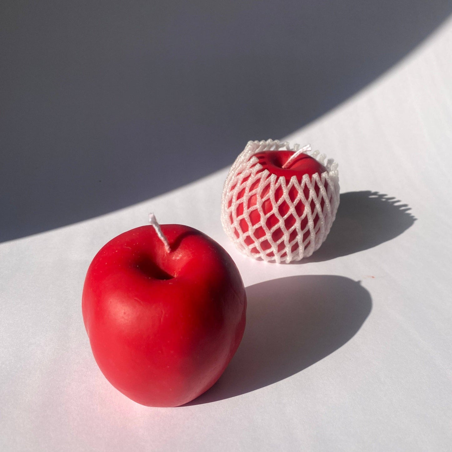 Apple Candle - Red: Red / Apple Harvest / Single Apple