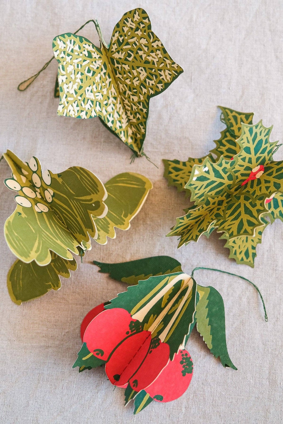 FESTIVE FOLIAGE PAPER ORNAMENTS