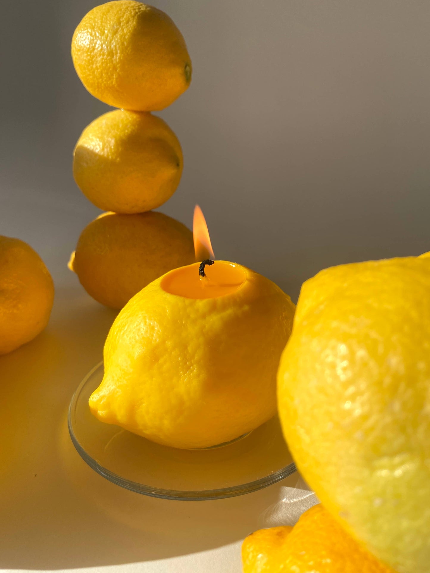 Large Lemon Candle: Lemon / Citrus Peel / Single Lemon